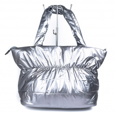 Дамска сребриста чанта тип пухенка с набор il071022-23 3