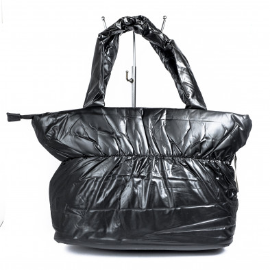 Дамска черна чанта тип пухенка с набор il071022-24 3
