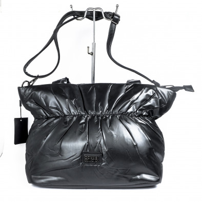 Дамска черна чанта тип пухенка с набор il071022-24 4