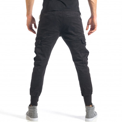 Мъжки черен карго панталон с контрастни ленти it290118-9 4