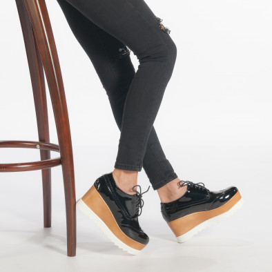 Дамски черни лачени обувки с платформи it240118-33 2