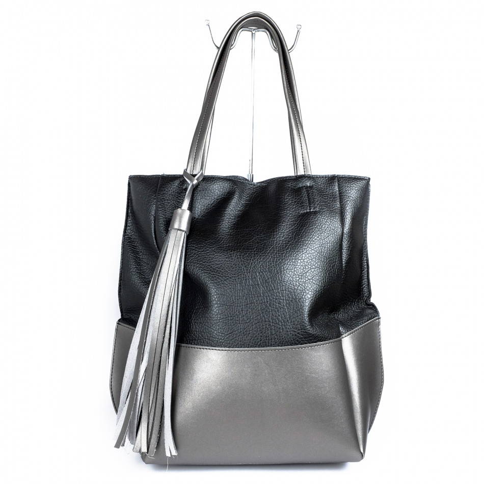 Дамска шагренирана черно-сива чанта с пискюл il071022-15