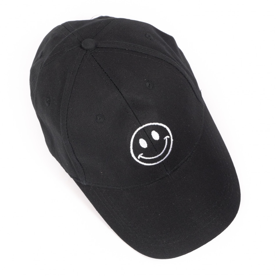 Черна шапка с козирка и емотикон gr110722-3