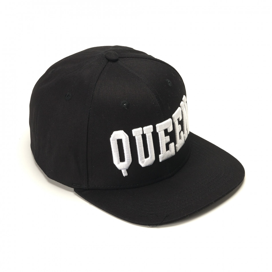 Черна шапка с права козирка и надпис Queen it090217-3