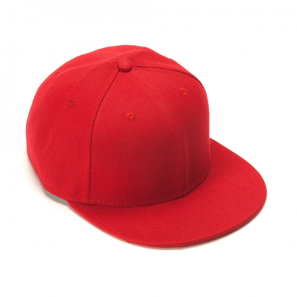 Червена шапка с права козирка изчистен модел it090217-8