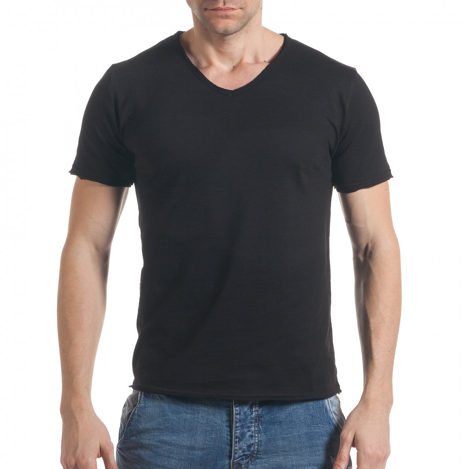 Мъжка черна тениска с остро деколте it030217-17