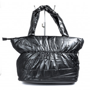 Дамска черна чанта тип пухенка с набор 2