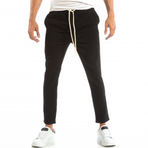 Лек мъжки панталон тип Jogger в черно - FASHIONMIX.BG Лек мъжки панталон тип Jogger в черно