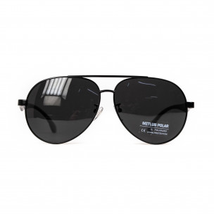 Черни пилотски слънчеви очила