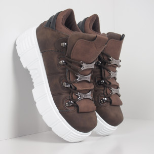 Дамски кафяви боти на платформа Trekking design - FASHIONMIX.BG Дамски кафяви боти на платформа Trekking design