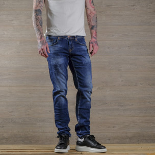 Slim fit мъжки сини дънки с леки прокъсвания - FASHIONMIX.BG Slim fit мъжки сини дънки с леки прокъсвания
