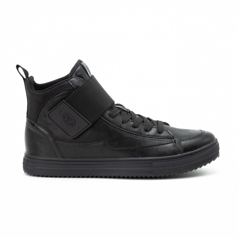 Ανδρικά μαύρα sneakers με αυτοκόλλητο