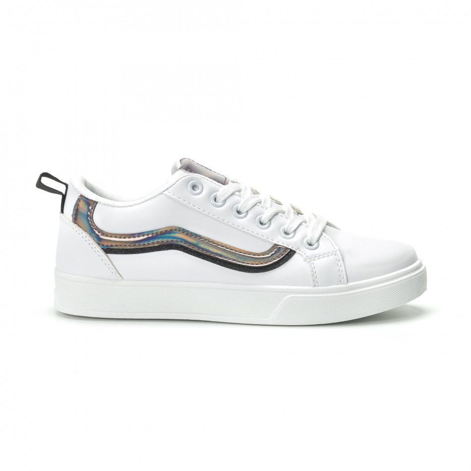 Γυναικεία λευκά sneakers με γυαλιστερή λεπτομέρεια