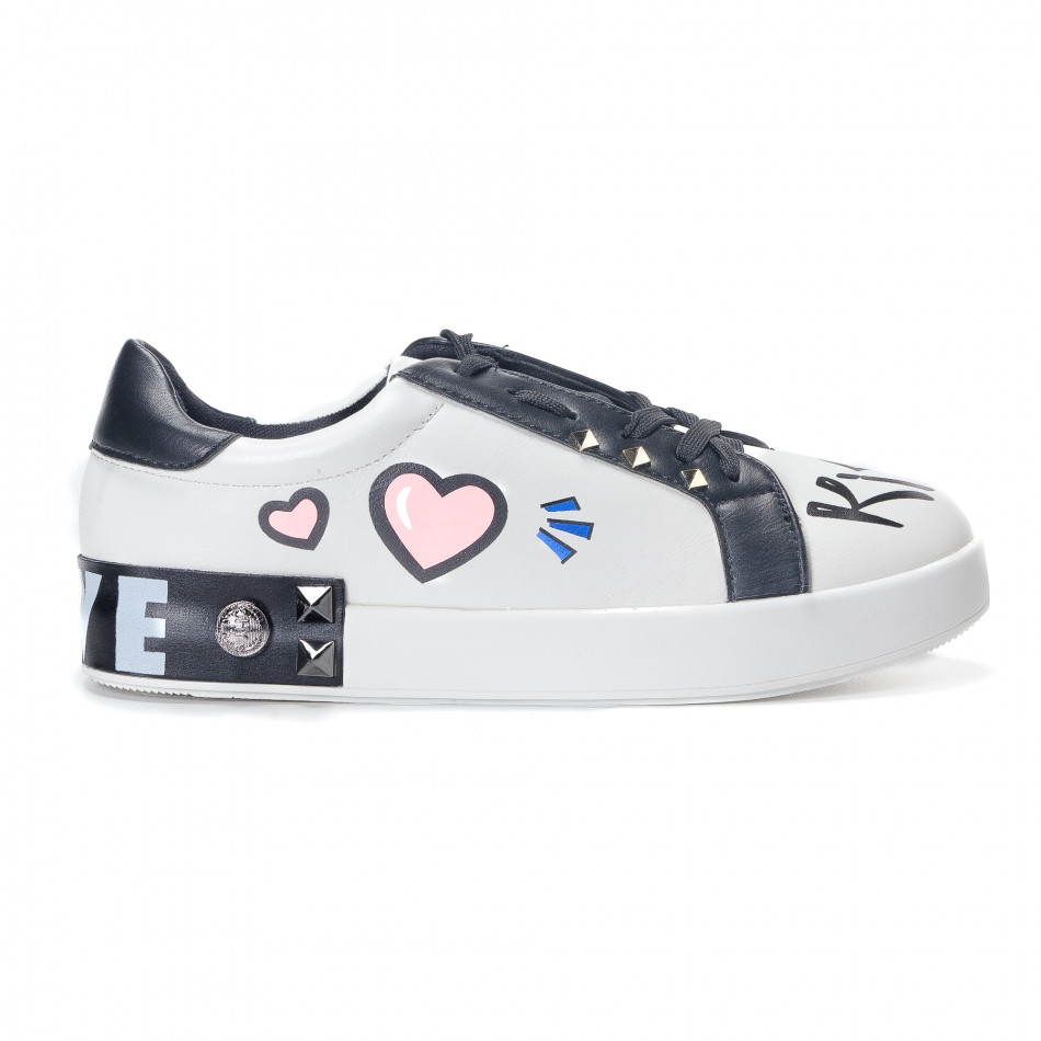 Γυναικεία λευκά sneakers από οικολογικό δέρμα με σχέδια και μαύρες λεπτομέρειες